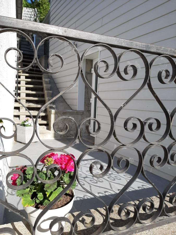 En Pierre Bleue-wifi Et Parking Ferienhaus Bousignies-sur-Roc